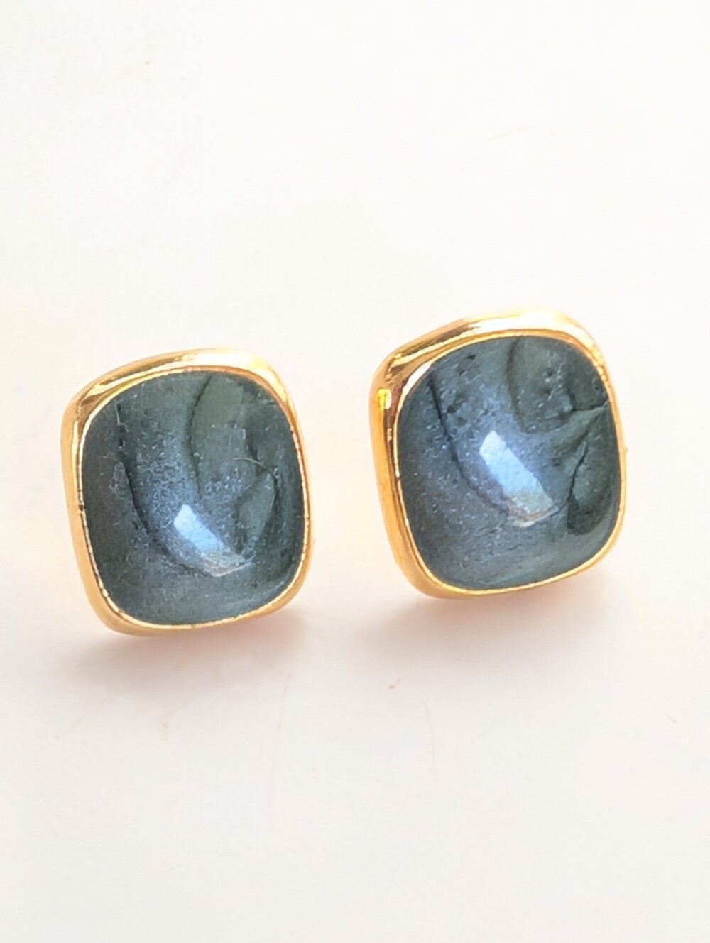 Vintage 80s 90s Gold Tone Swirled Enamel Ocean Beach Coastal Minimalist Earrings